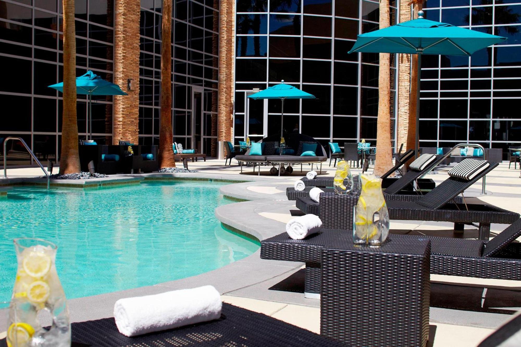 Renaissance Las Vegas Hotel Экстерьер фото
