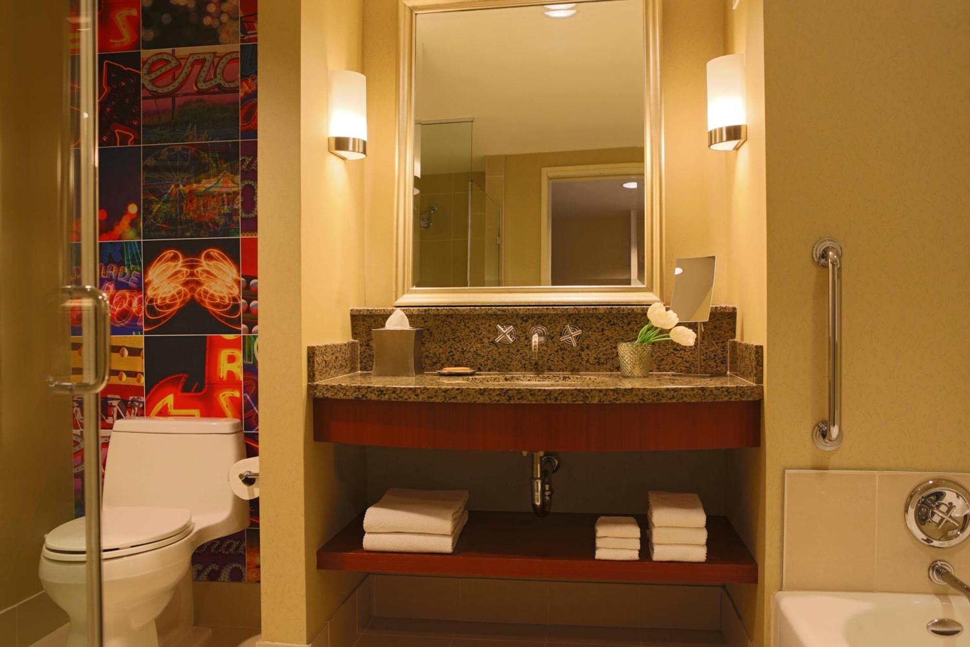 Renaissance Las Vegas Hotel Экстерьер фото