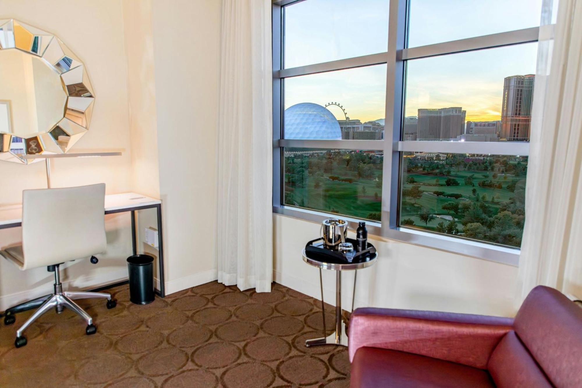 Renaissance Las Vegas Hotel Экстерьер фото